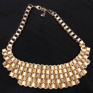 Fashion gold toned necklace